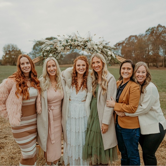 Meet your Posher, Hillary - Picture 10 of 15